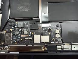 MacBook Display / Battery / motherboard / Repairing