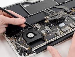 MacBook Display / Battery / motherboard / Repairing